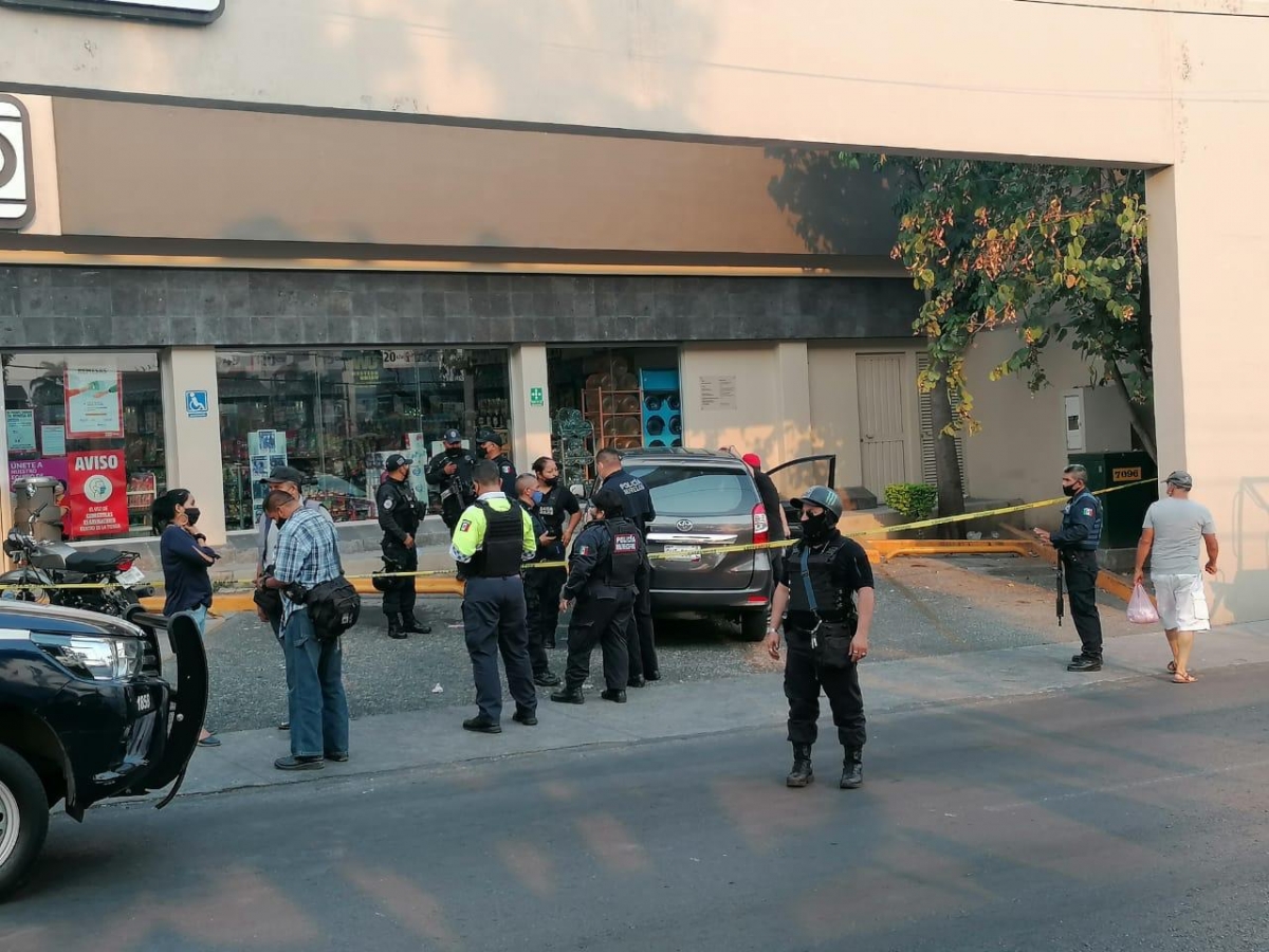 Asesinan a dos hombres en un minisúper