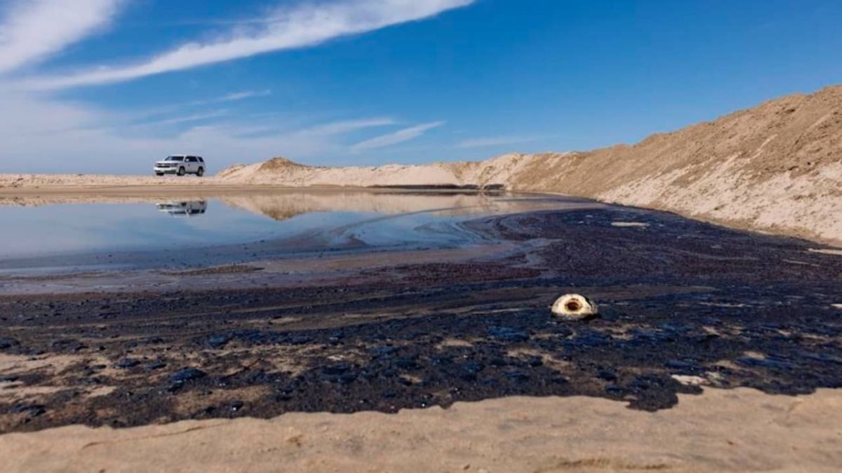 Derrame de petróleo en California, uno de los peores desastres en décadas
