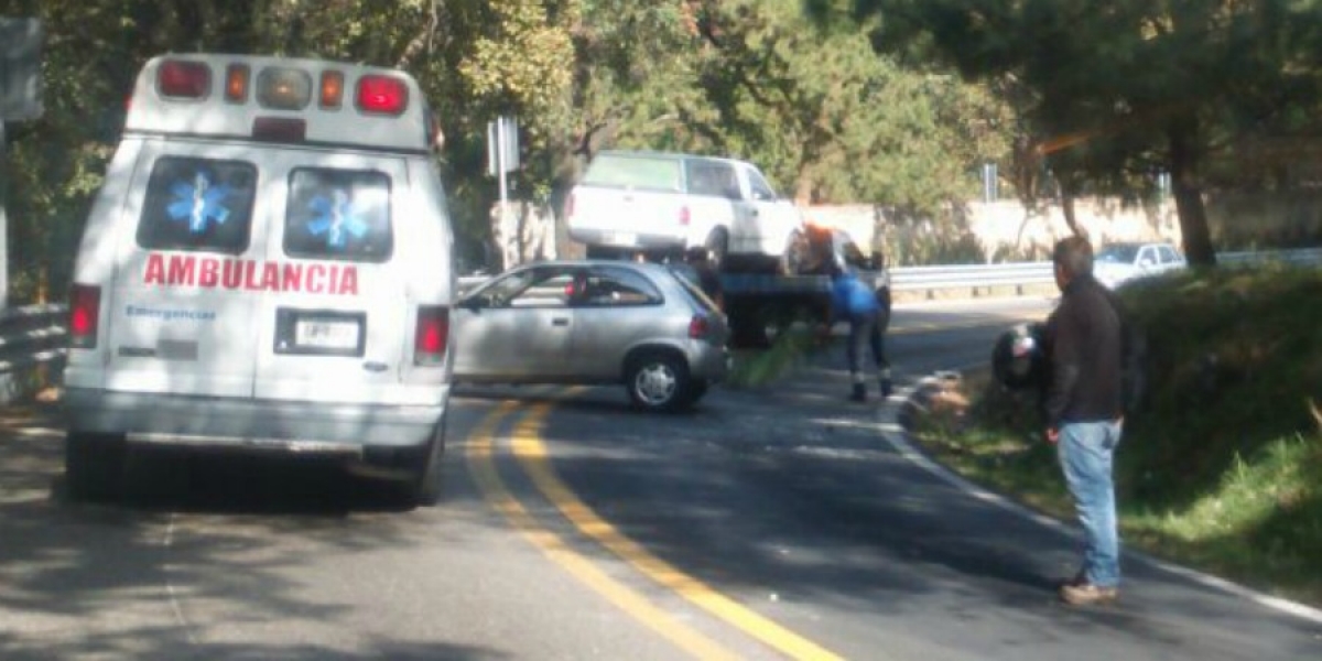 Dos heridos, saldo de un accidente en la carretera federal México-Cuernavaca