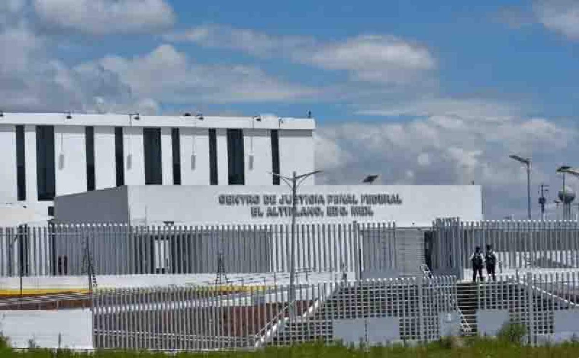 Vinculan a proceso a exrector de la UAEM