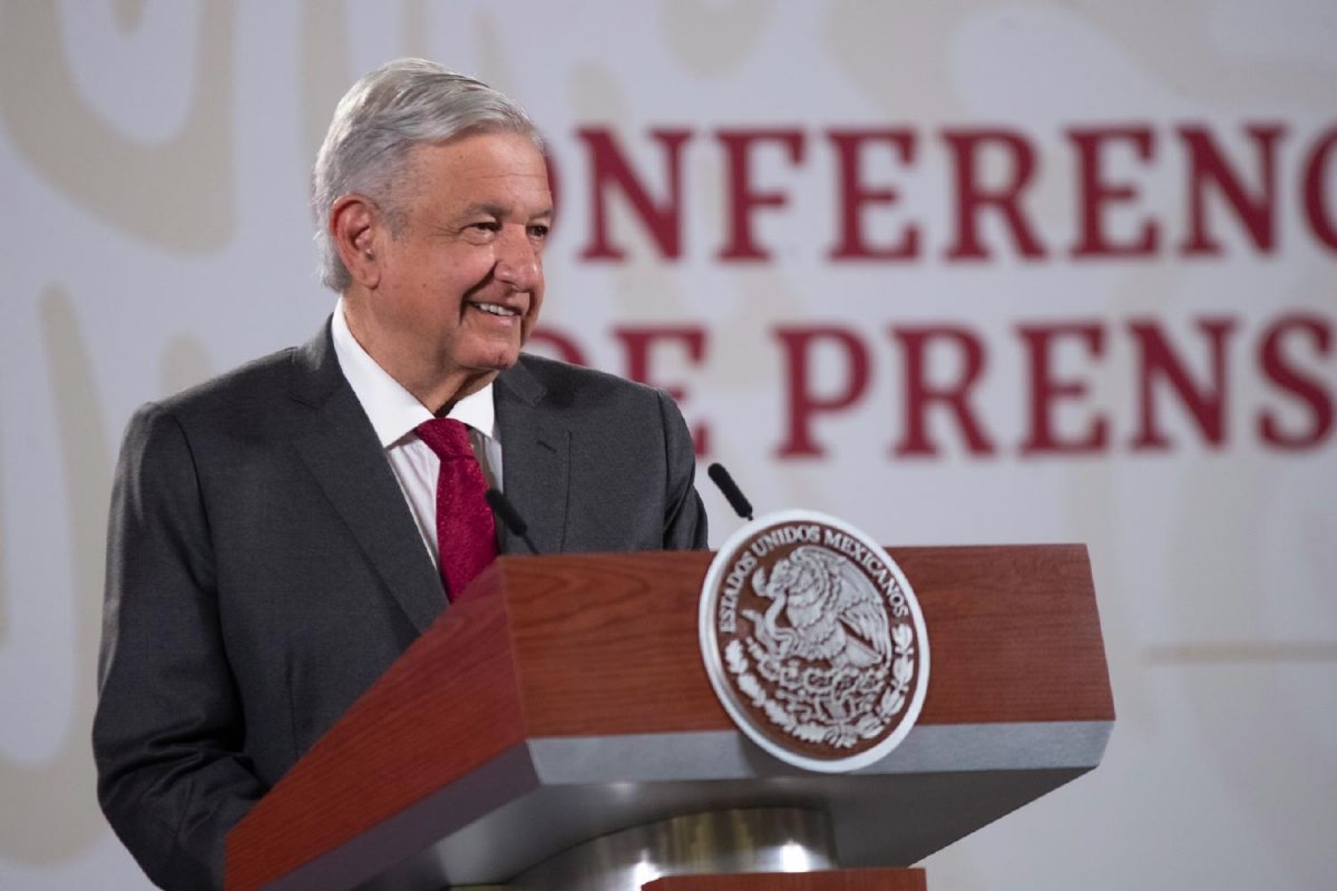 Profesores sin salario protestarán ante AMLO