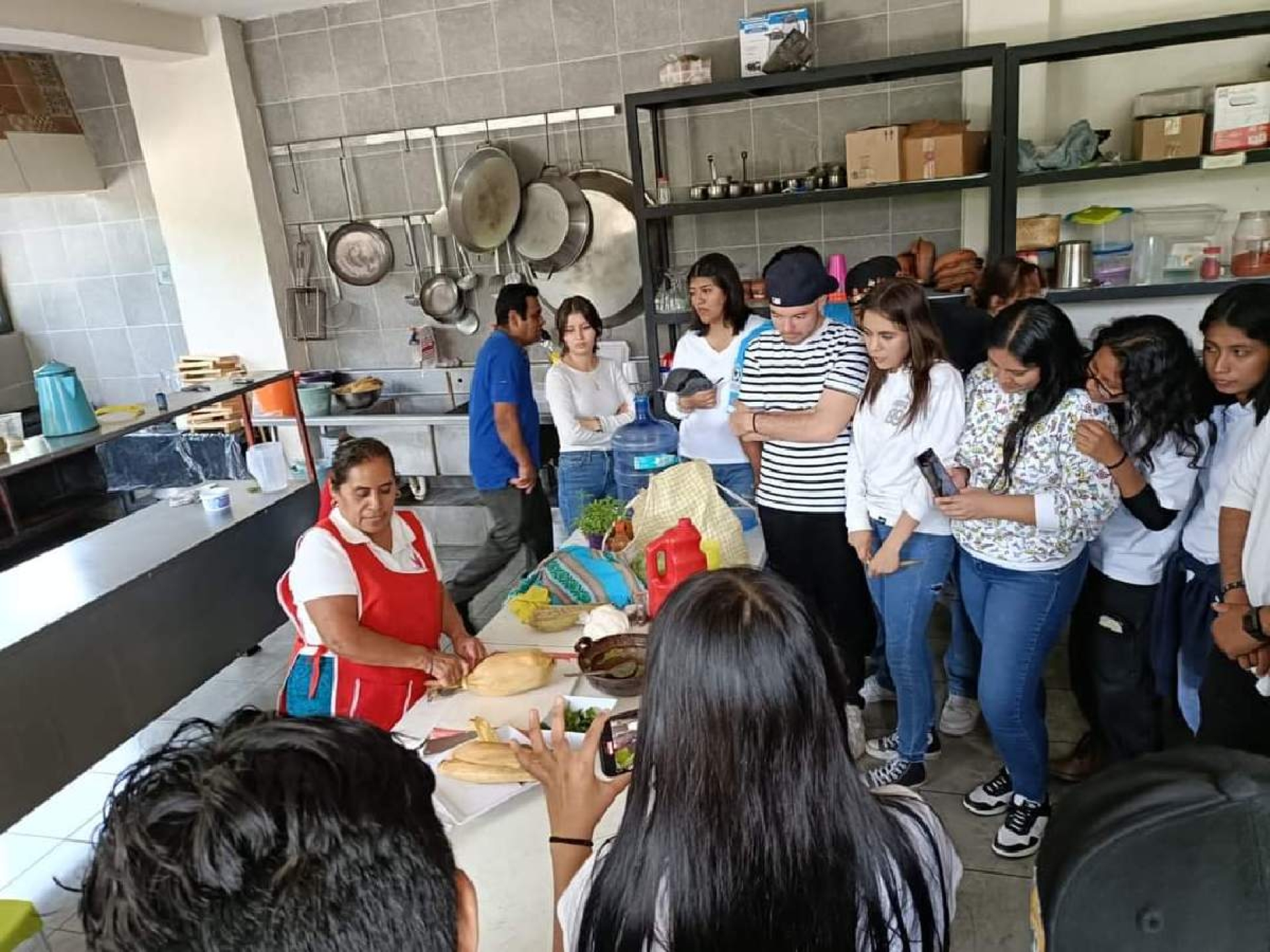Muestran gastronomía de Coatetelco a alumnos de la UTSEM