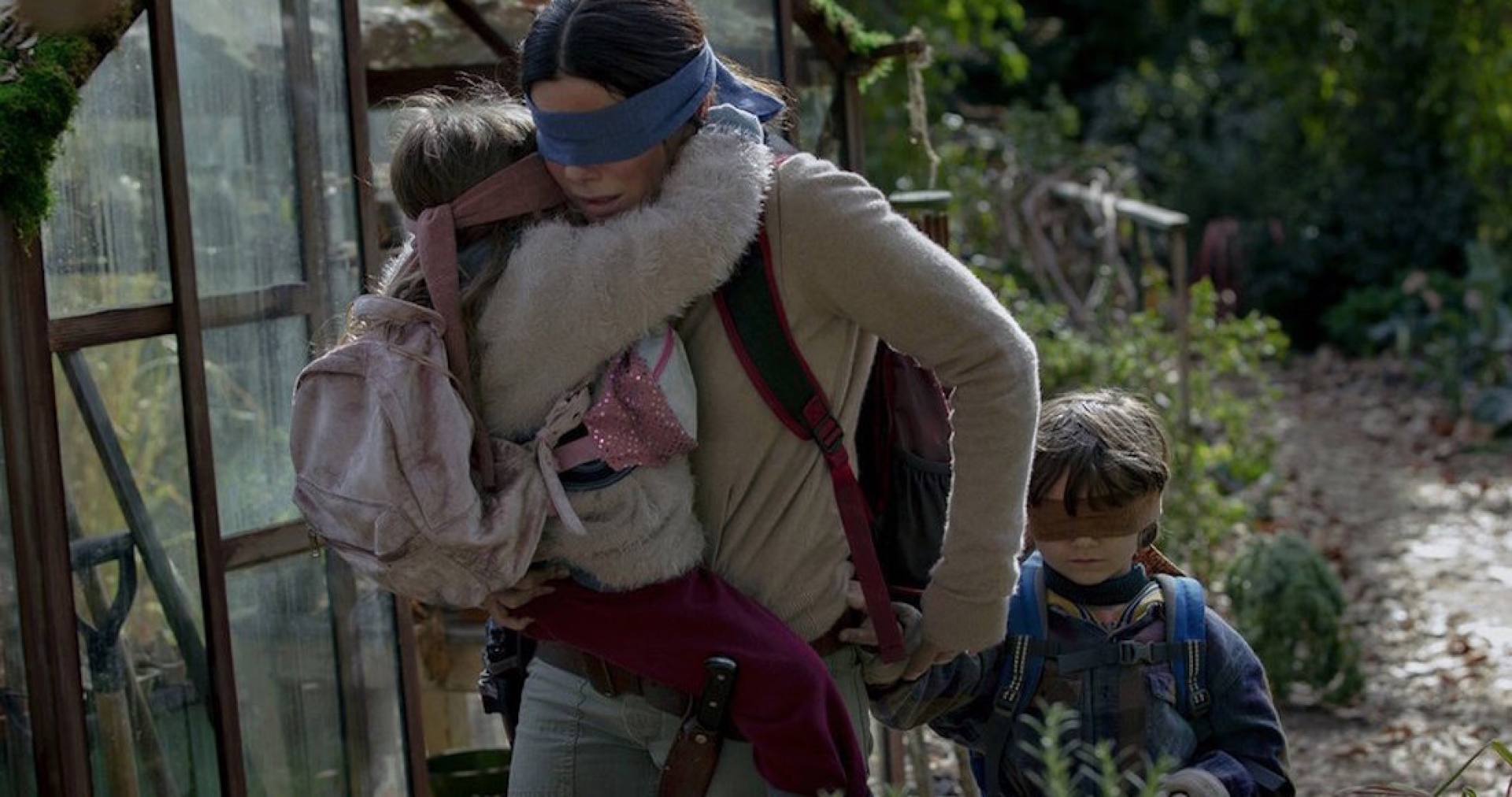 Sandra Bullock enfrenta el fin del mundo en Bird box: A ciegas, la cinta estreno de Netflix