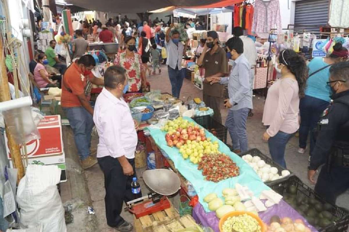 Refuerzan medidas sanitarias en tianguis de los martes de Tetecala