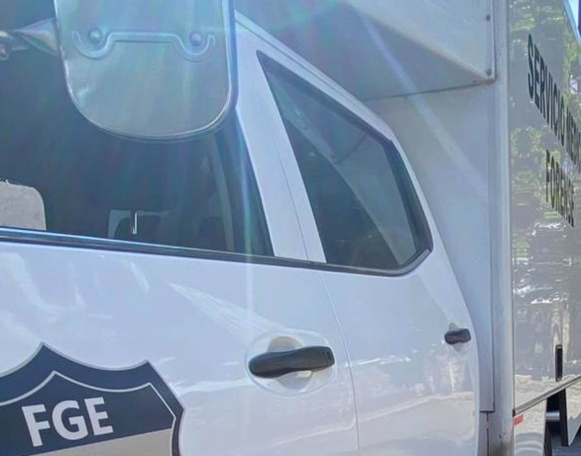 Asesinan a balazos a tres hombres afuera de un negocio, en Tlaquiltenango