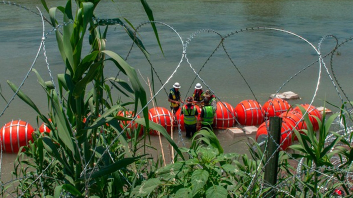 Migrante hallado en 'muro flotante' era hondureño