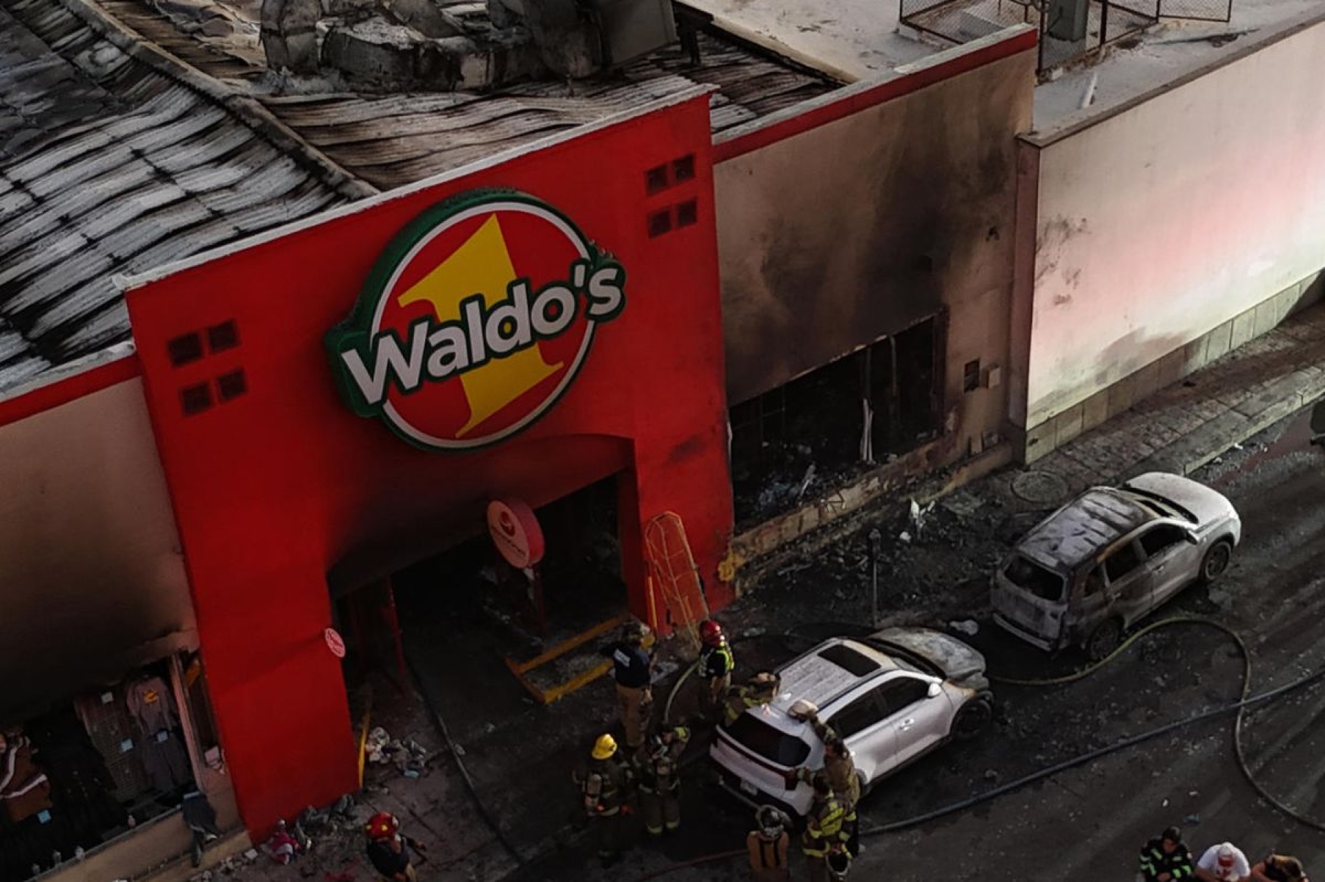 Fiscalía de Sonora imputa a 8 personas por incendio en Waldo’s