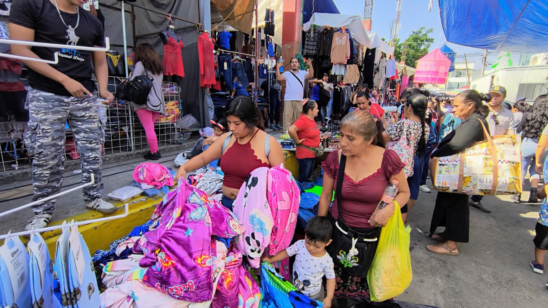 Caen hasta 80% ventas en el tianguis de Temixco