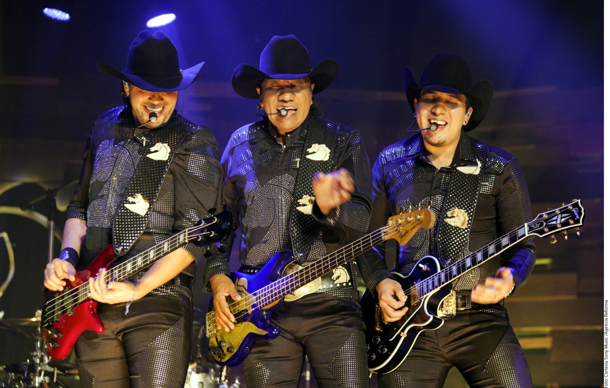 Bronco estrena dueto con Cristian Castro y prepara otro con León Larregui