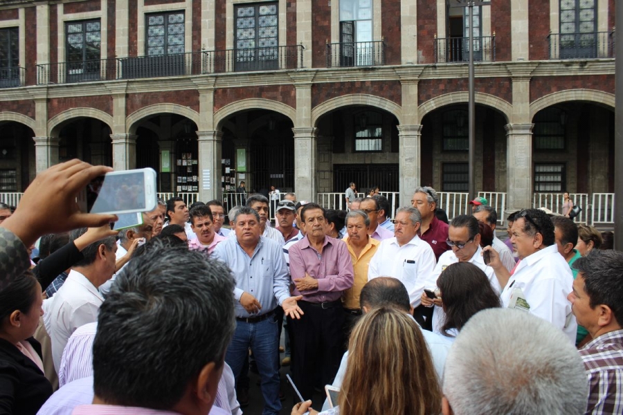 Transportistas amenazan con cerrar Cuernavaca