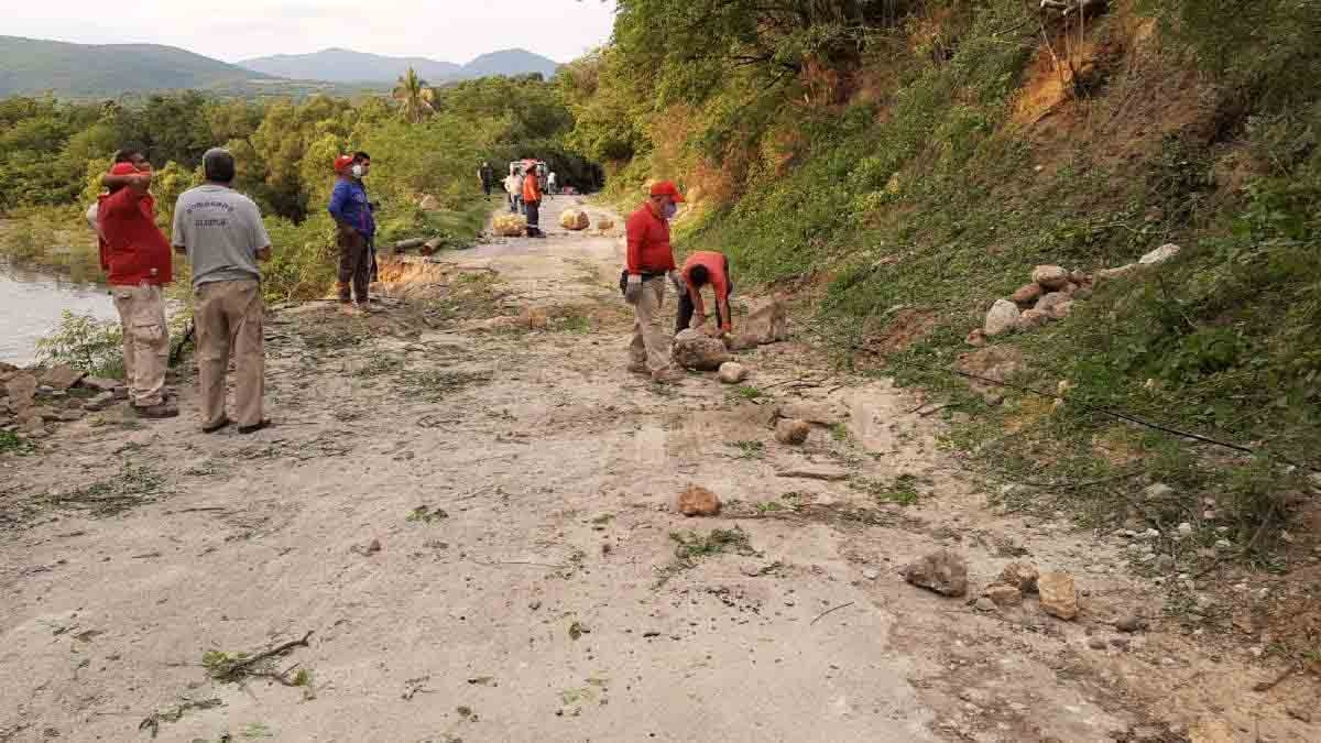 Llaman a extremar precauciones tras deslave en Río Seco