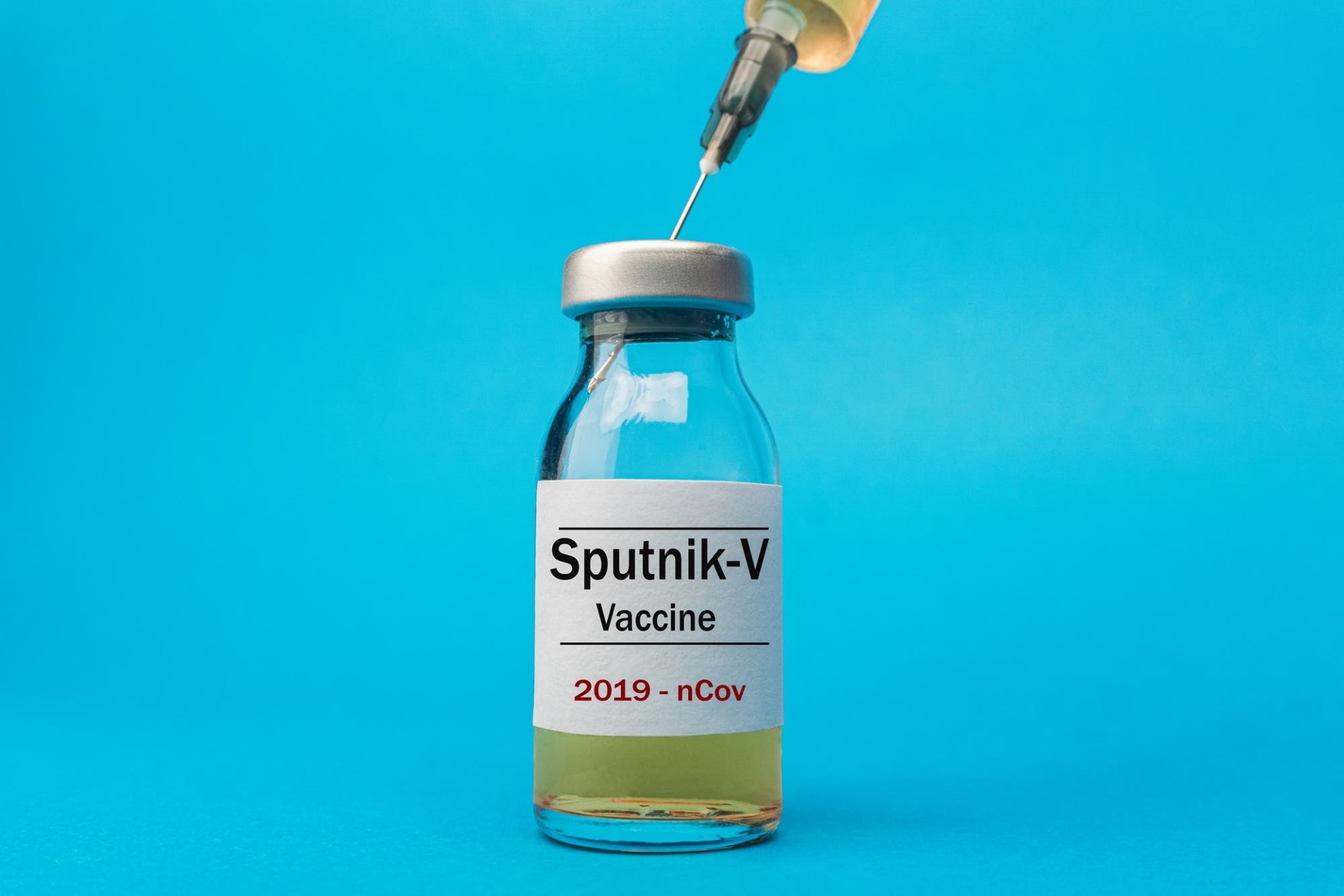 Interesados en vacuna rusa Sputnik-V necesitan 56 días sin alcohol