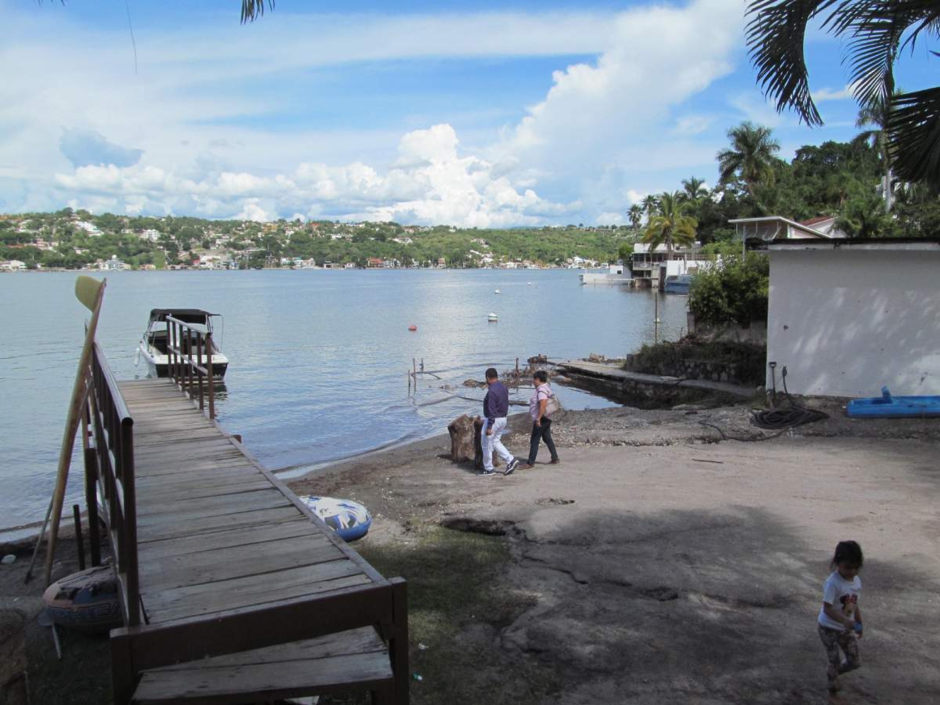 Ejidatarios de Tehuixtla concesionan playa en Tequesquitengo