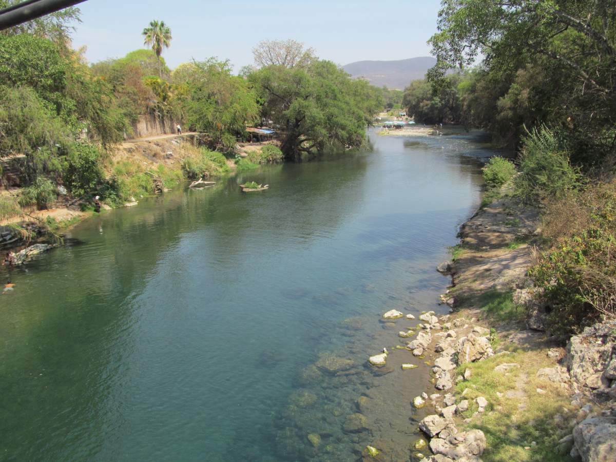 Aguas negras de Tehuixtla son descargadas en río Amacuzac