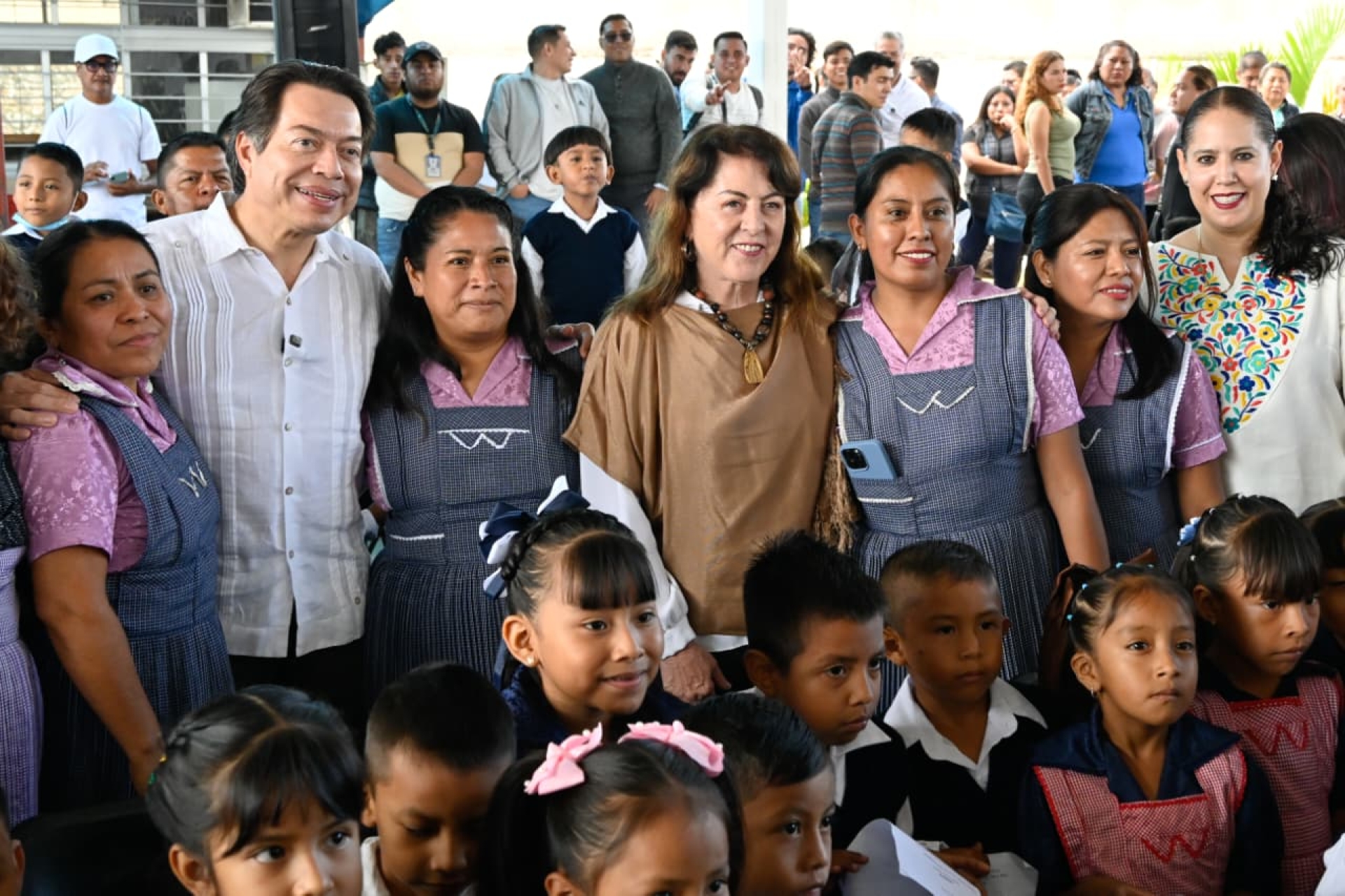 Arrancan gobernadora de Morelos y titular de SEP maratón por la lectura en conmemoración del Día Internacional de la Mujer Indígena