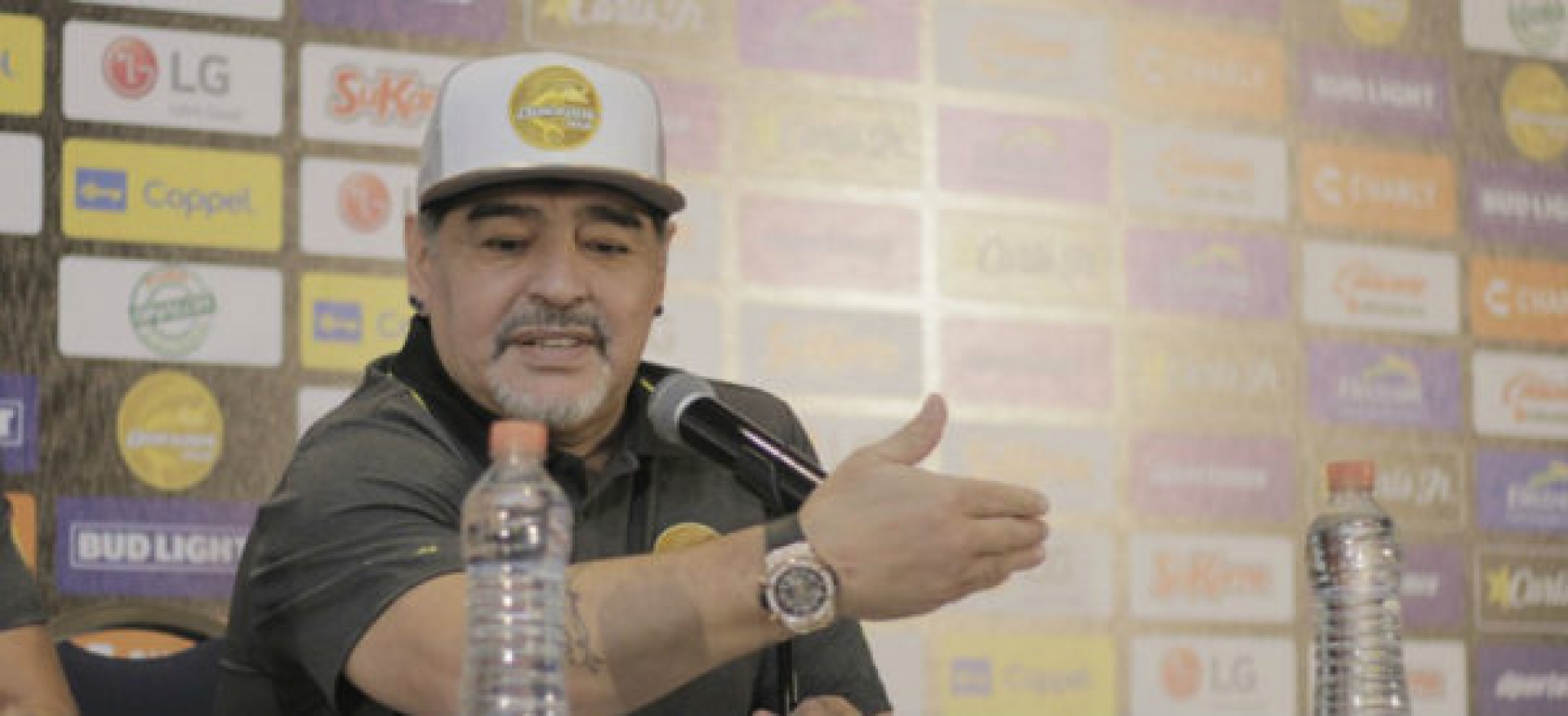 Para crecer, México tiene que dejar de jugar contra El Salvador: Maradona