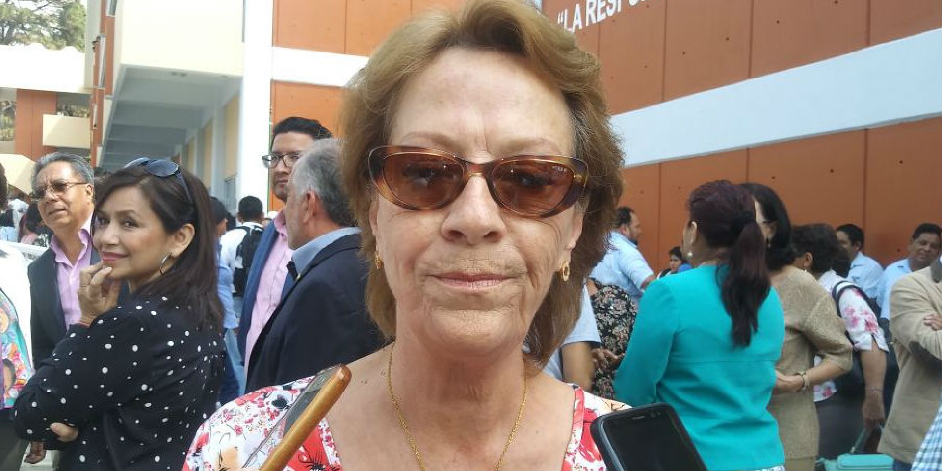 Alrededor de 900 estudiantes continúan en aulas móviles o temporales