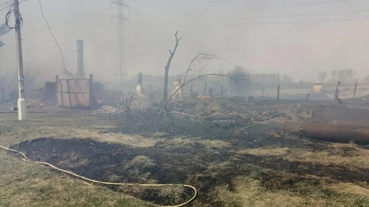 Cinco muertos y unos 200 edificios en llamas por incendios en Siberia