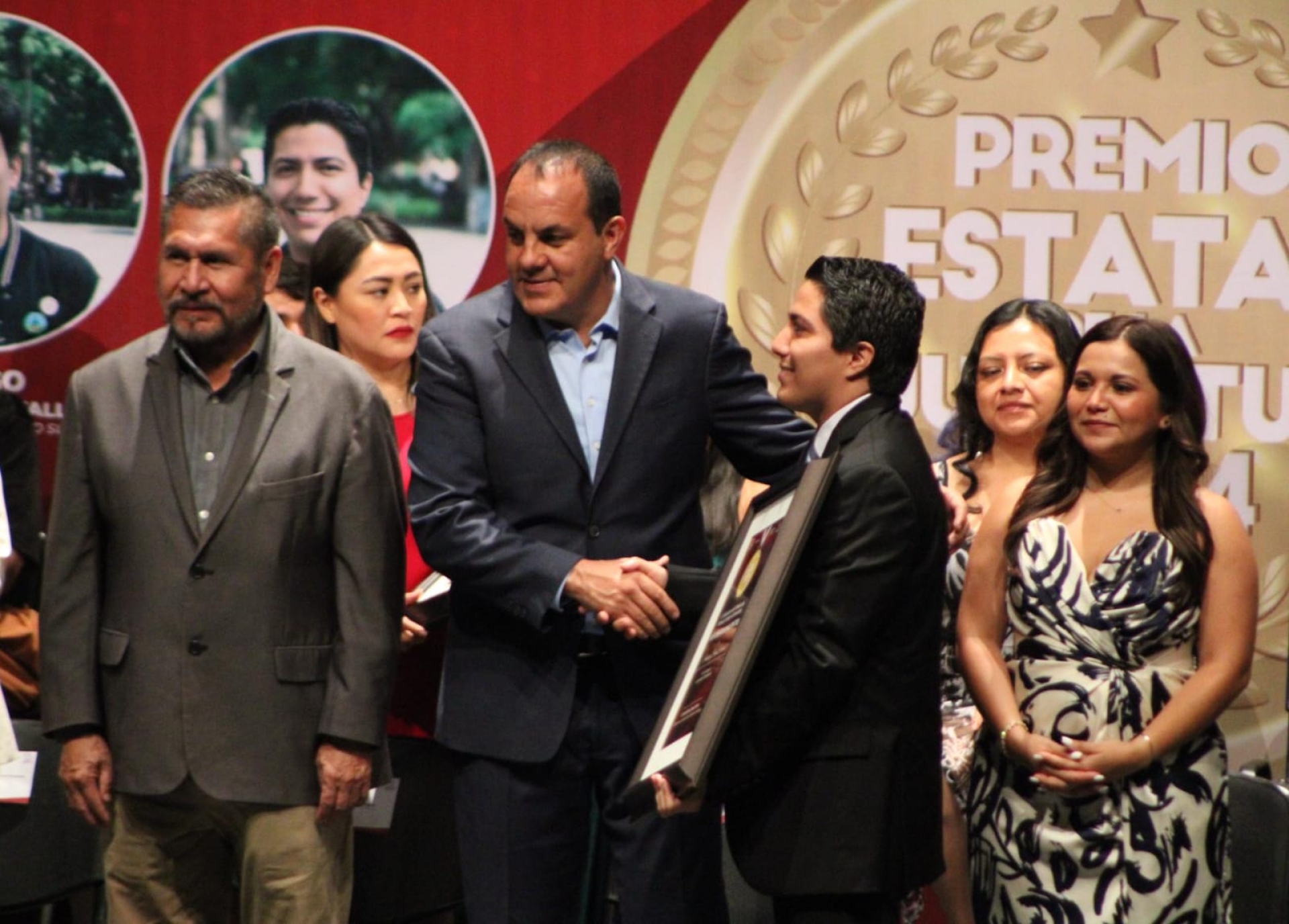 Entrega gobernador Cuauhtémoc Blanco 'Premio Estatal de la Juventud 2024'