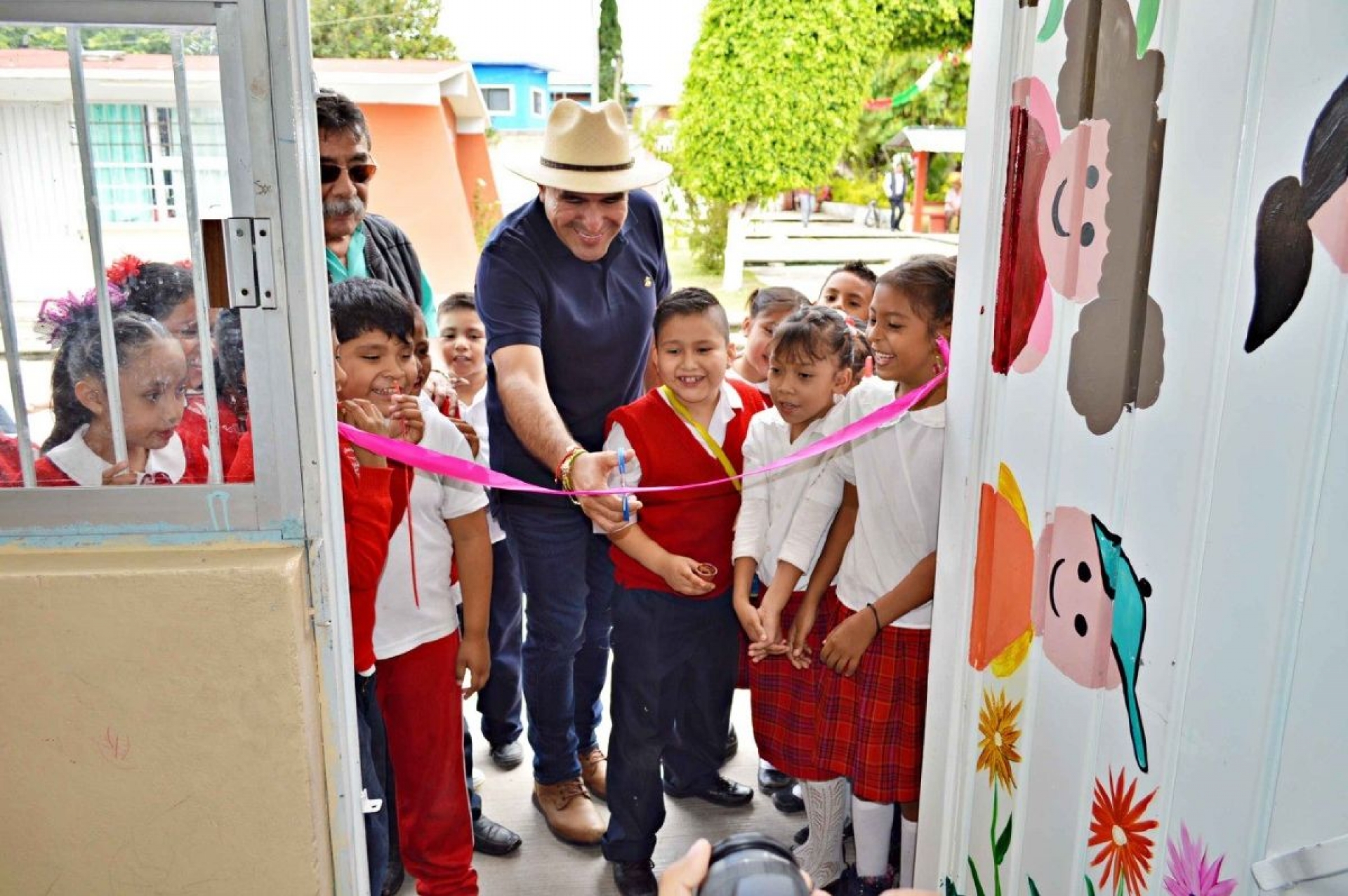 Realizan mejoras en primaria de la colonia La Huizachera de Yautepec