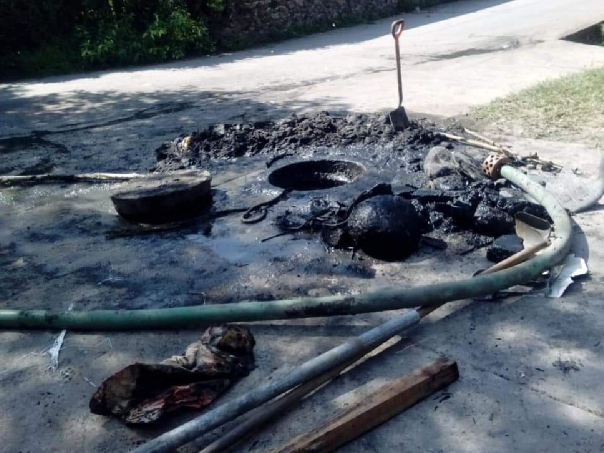 Taponamientos provocan avería en red de drenaje de Tetecala