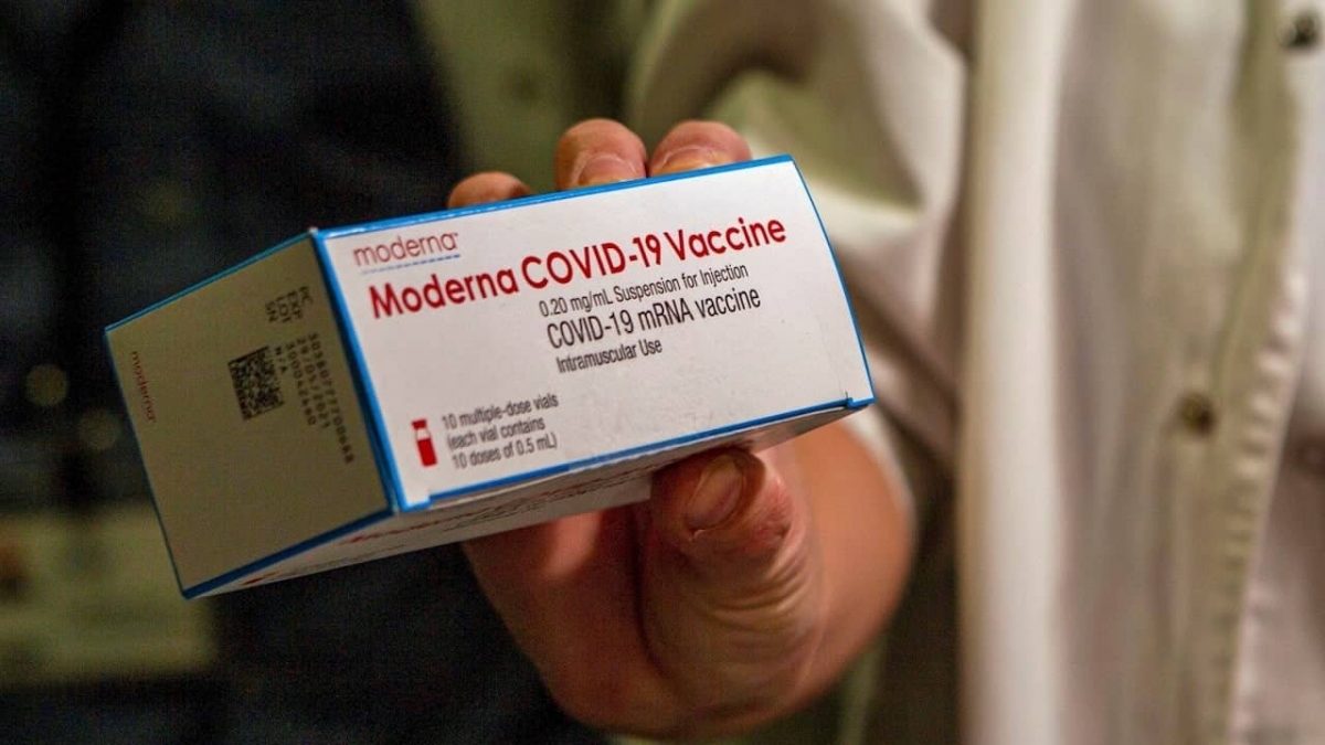 Moderna solicitará permiso para aplicara tercera dosis de su vacuna COVID