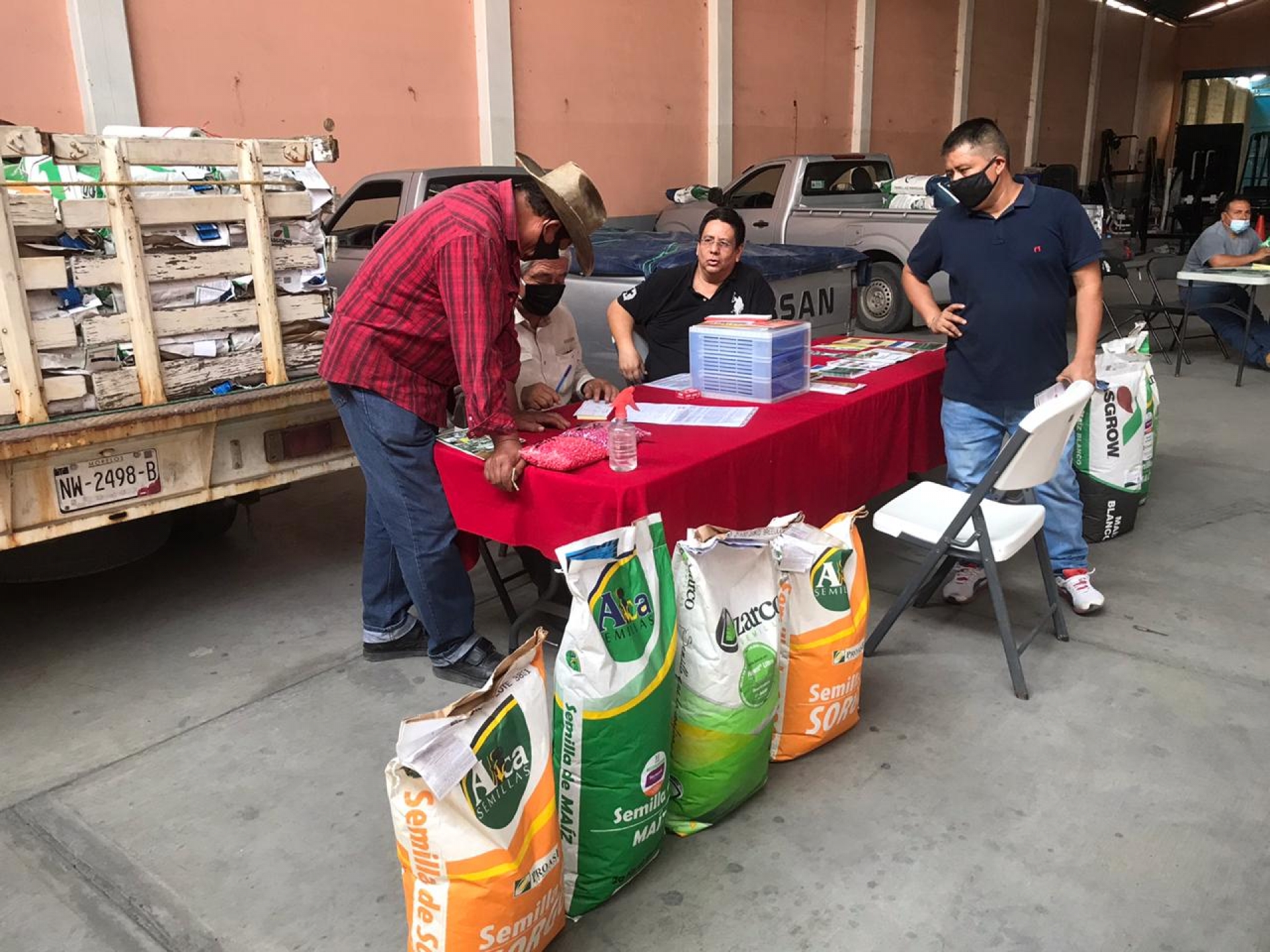 Entregan semilla a productores de Tlaltizapán