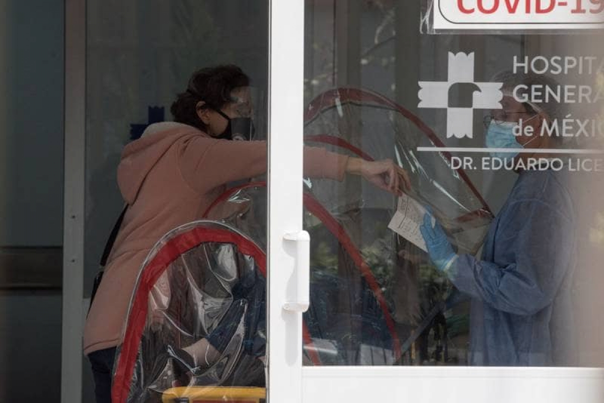 CDMX reporta primer caso COVID con esquema de vacunación completo