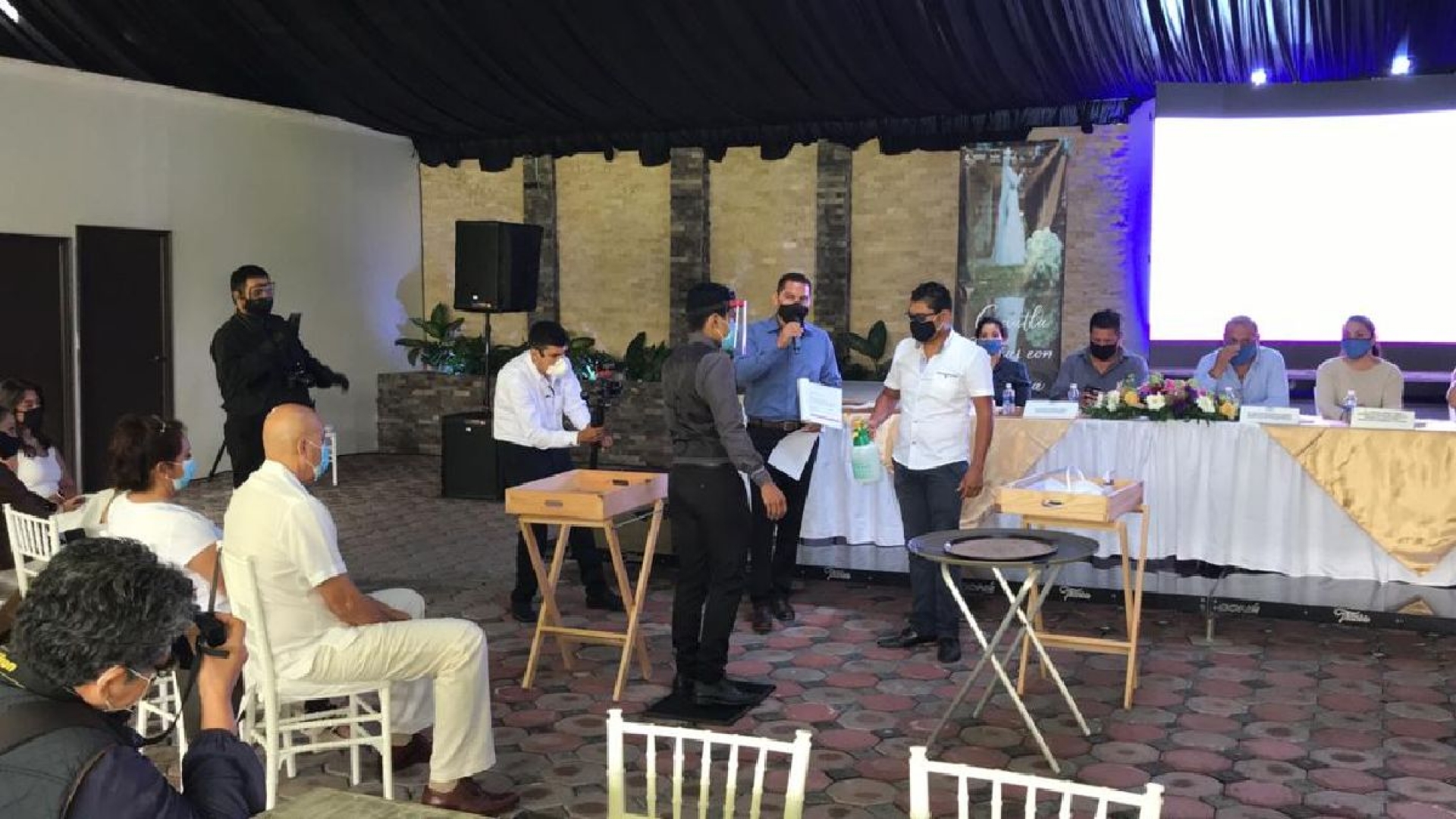 Se preparan jardines de eventos para reabrir