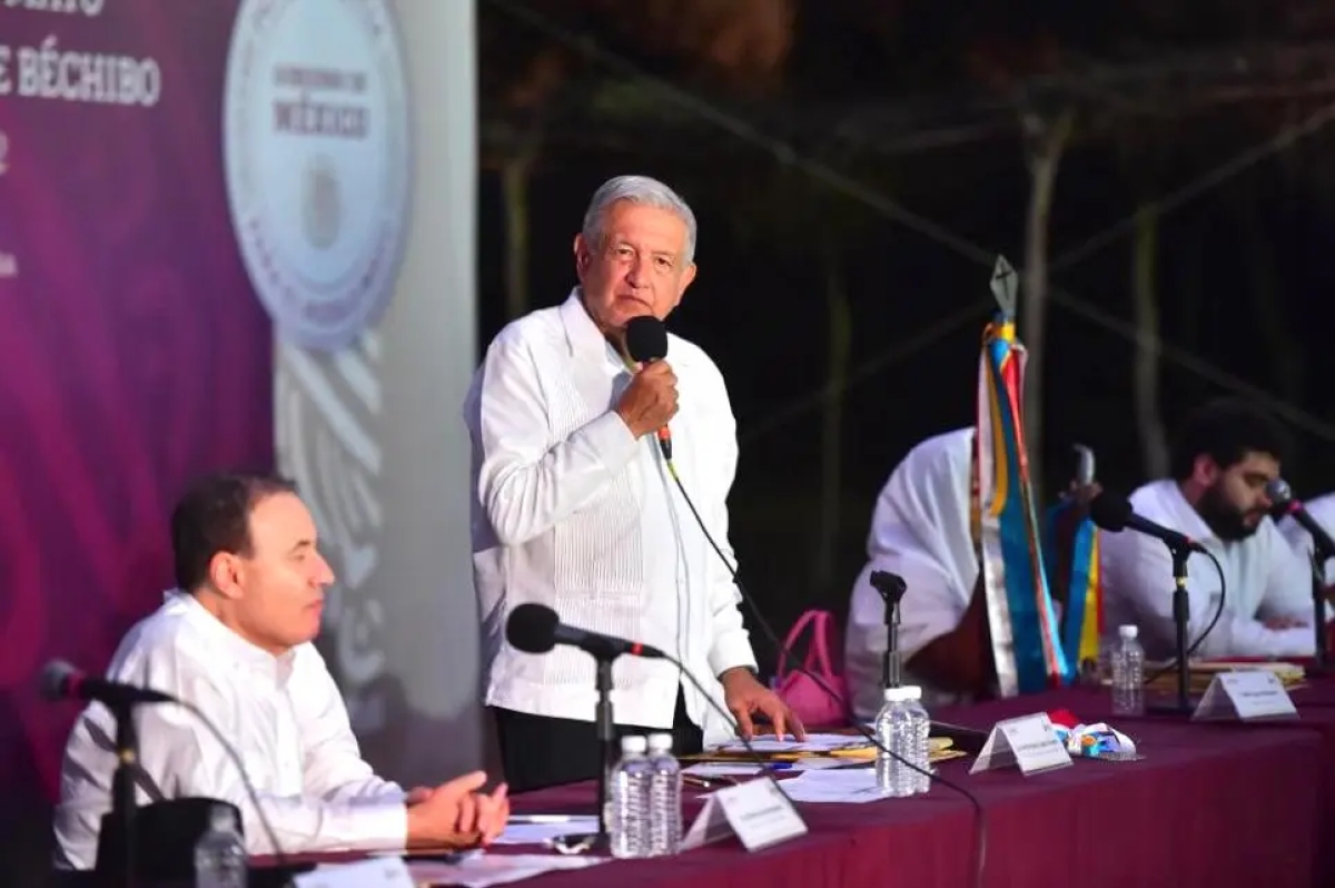 "Que se vayan al carajo": AMLO a críticos de contratación de médicos cubanos