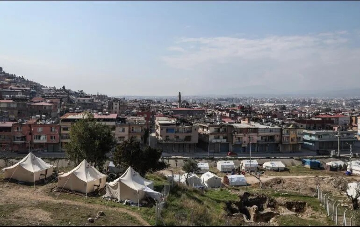 Fuerte réplica del terremoto causa pánico en el sur de Turquía