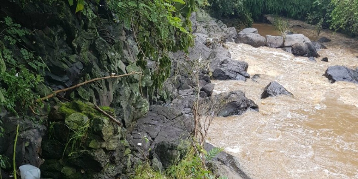 Hallan cadáver en una barranca, en Xochitepec