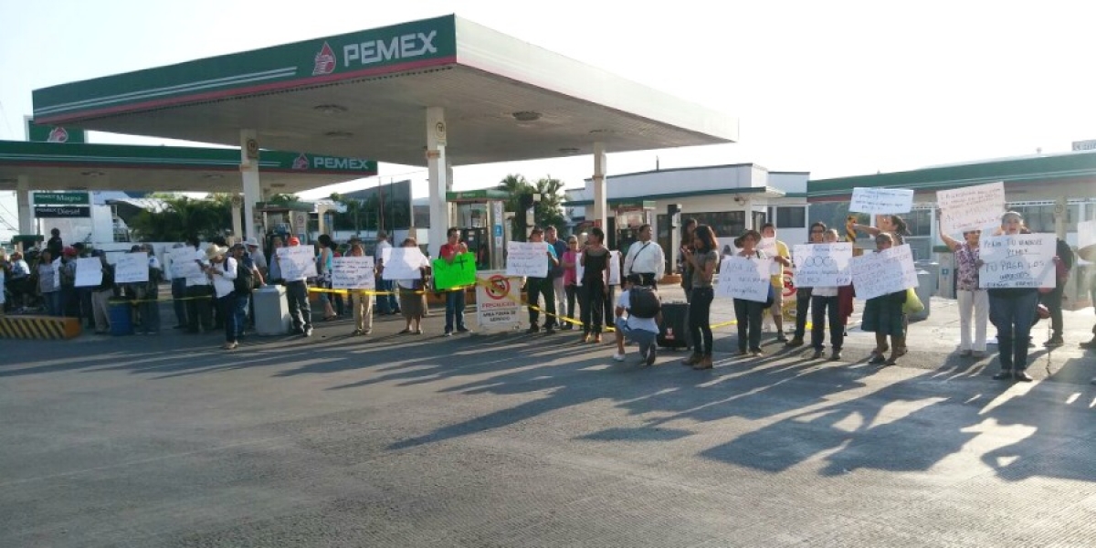 Se manifiesta MMB en gasolinera de Las Palmas; hubo bloqueos intermitentes en avenida Morelos Sur