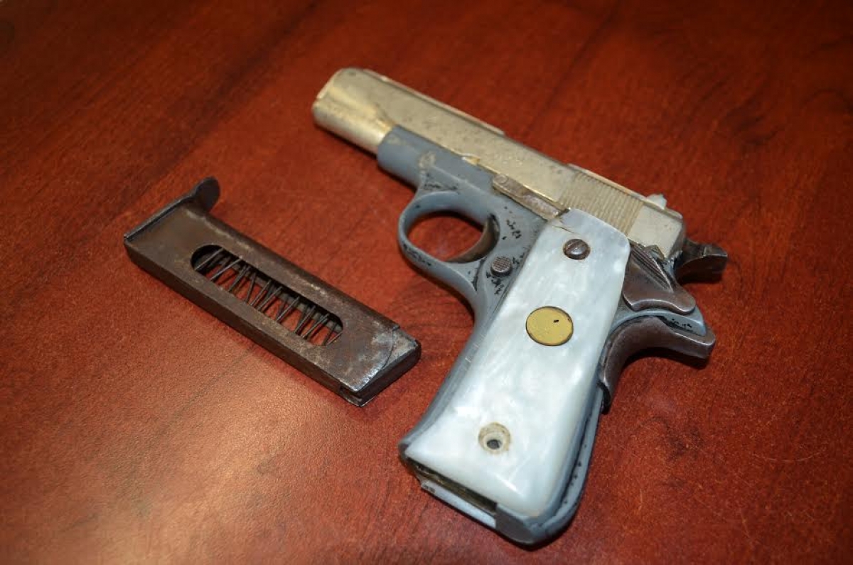 Detienen a un hombre presuntamente armado