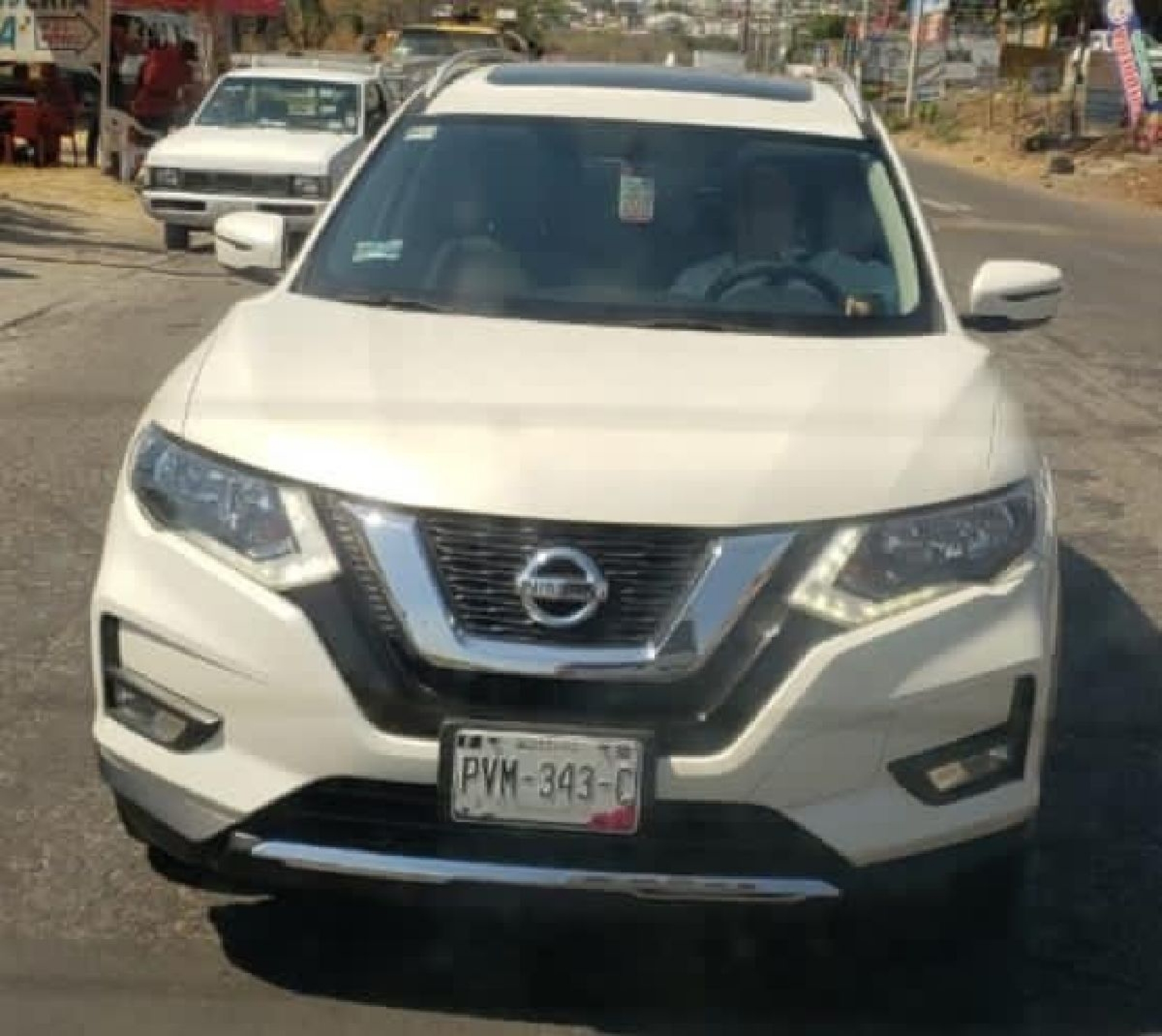 Individuos armados le robaron su camioneta