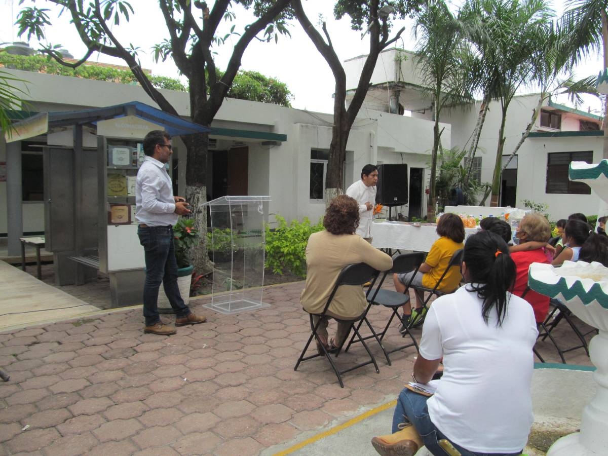Buscan rescatar el paralibros de Zacatepec