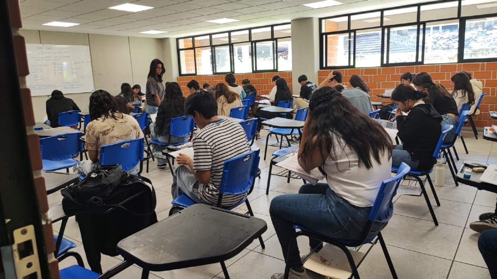 Aplicarán hoy examen para preparatorias de la UAEM