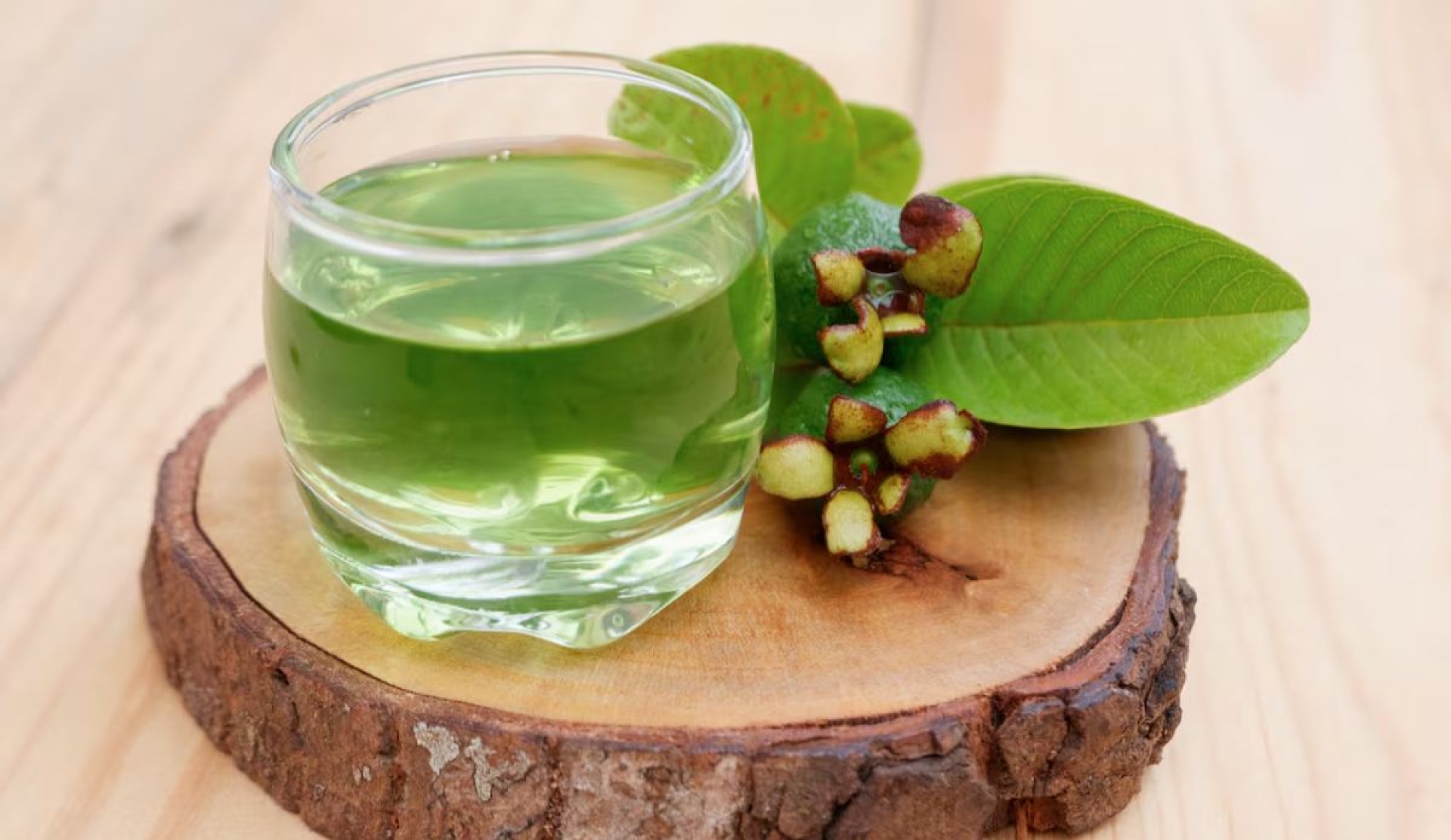 Beneficios del té de hoja de guayaba con manzanilla para la salud