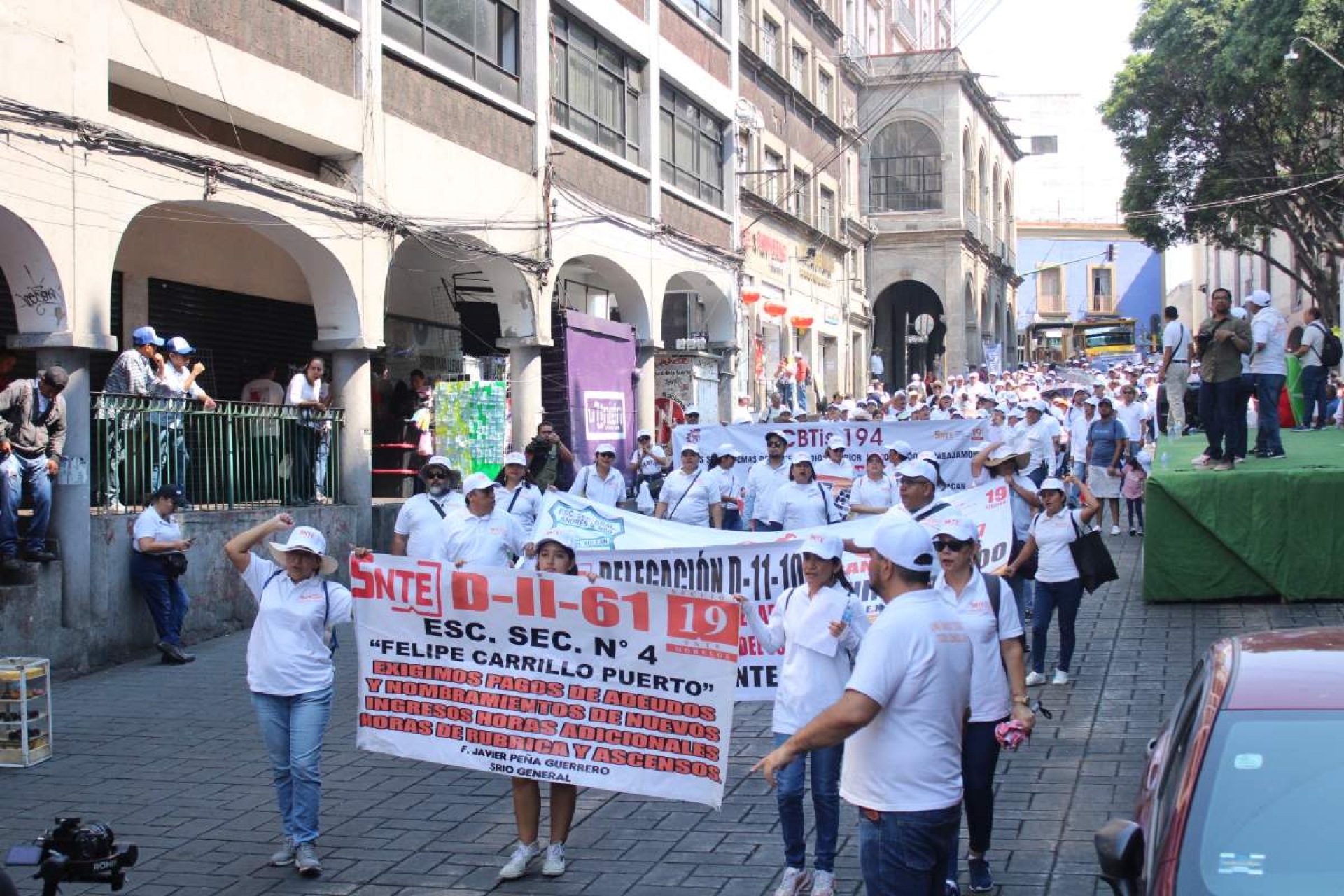 Exigen trabajadores freno a reforma a la ley de pensiones
