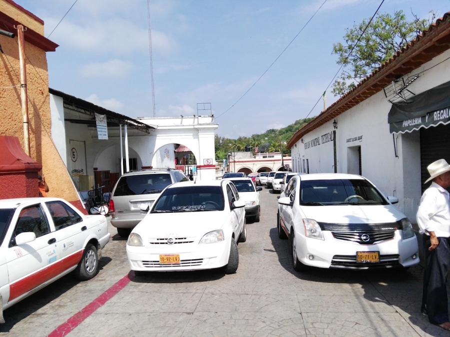 Taxistas de Tetecala toman medidas ante la SMyT