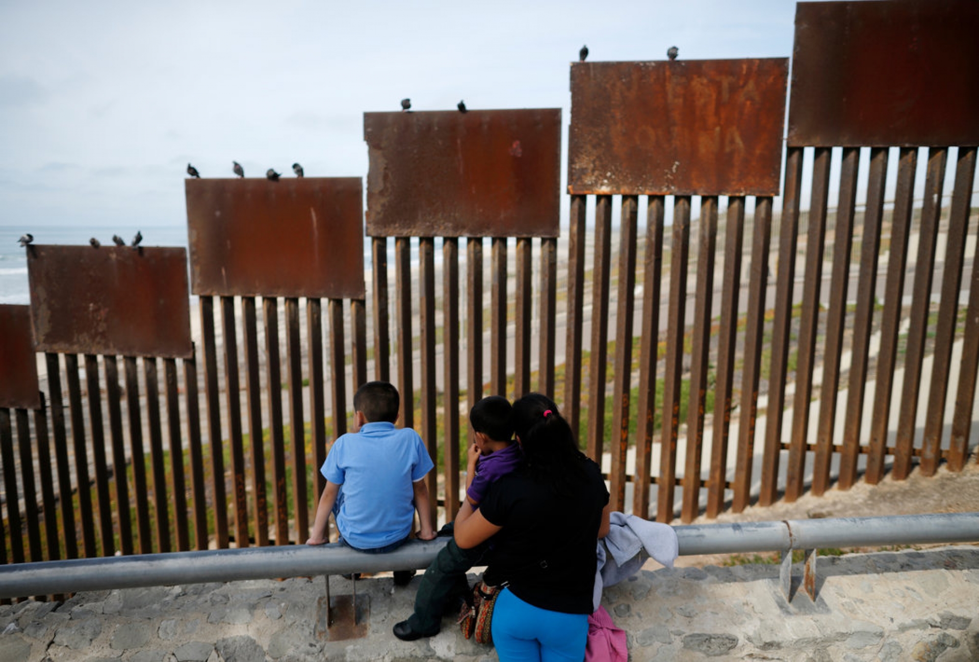 ¡Sigue! Trump promete 800 km de muro en la frontera