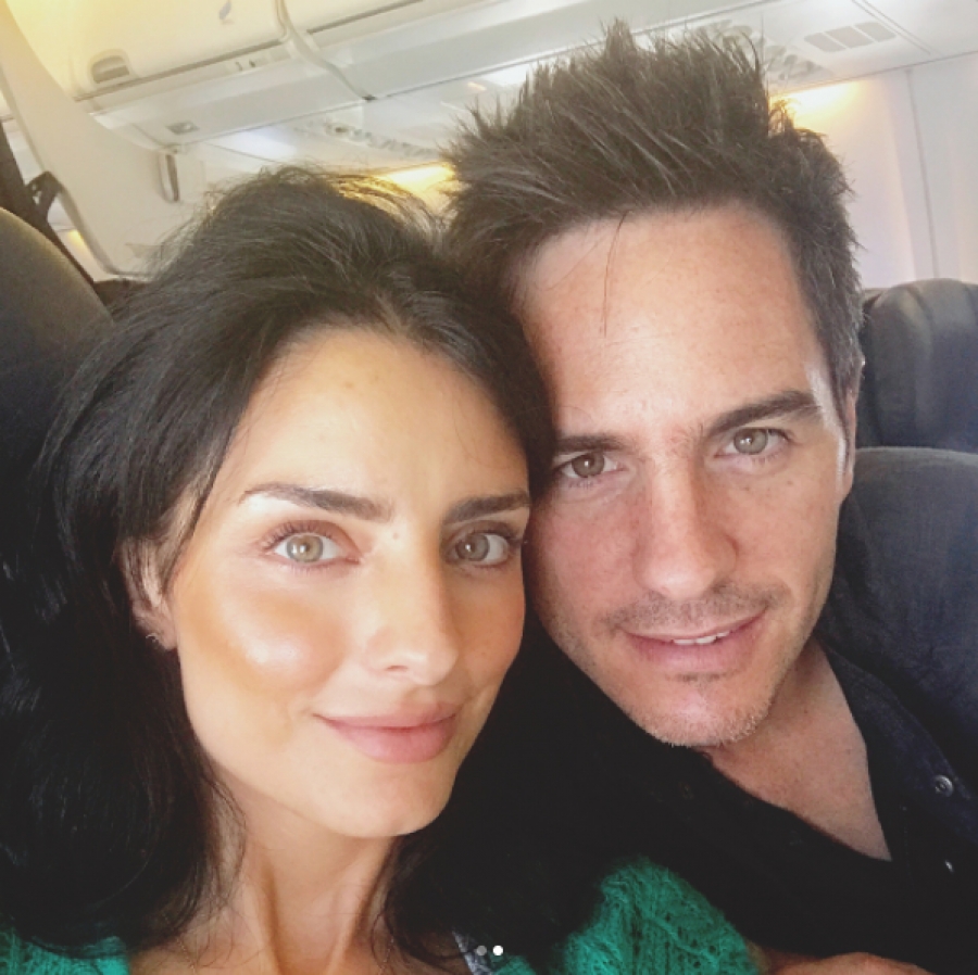 Aislinn Derbez revela si es verdad que Mauricio Ochmann es el "amo de casa"