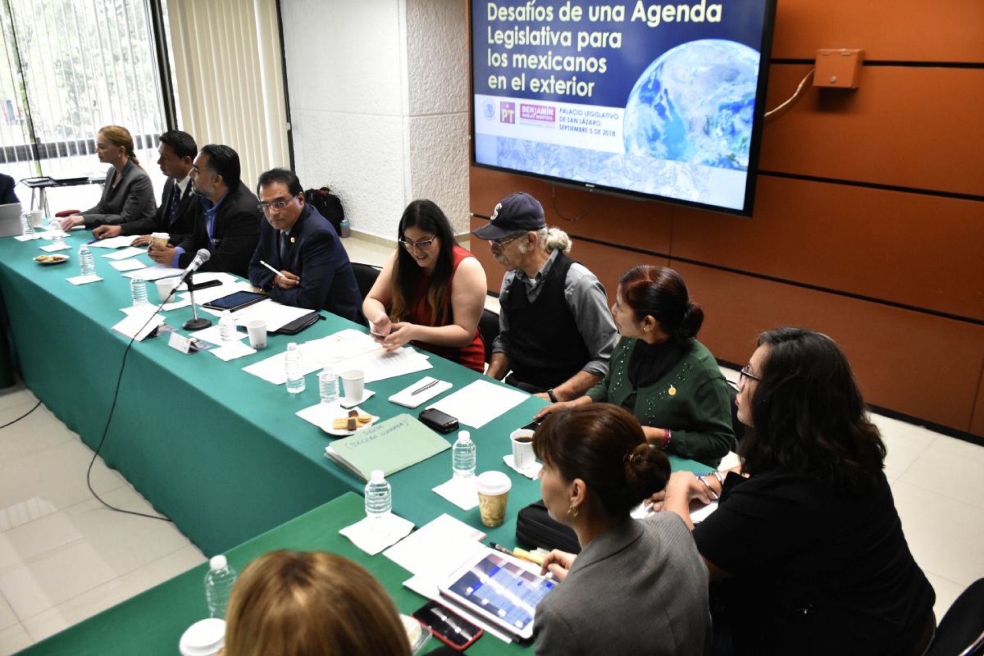 Buscarán legisladores federales que migrantes tengan diputados y senadores