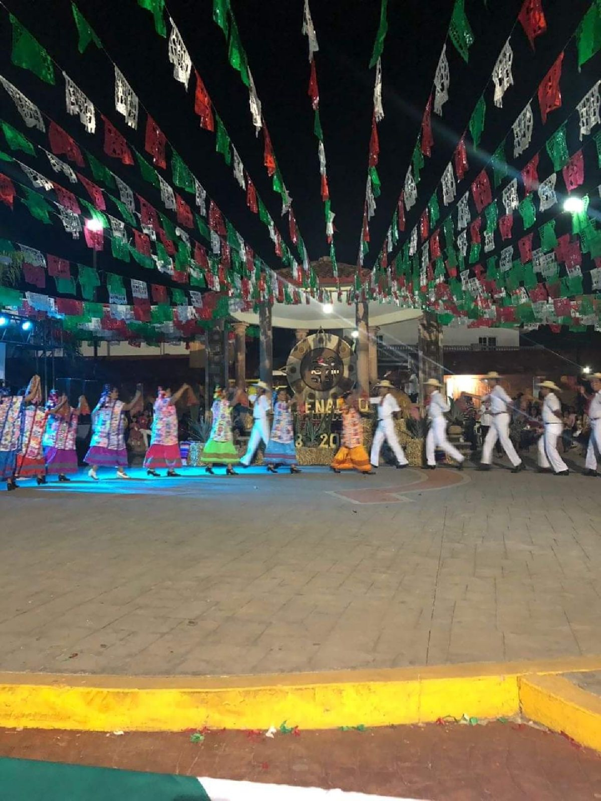 Festejan el centenario de la danza del apache en la comunidad de Quebrantadero