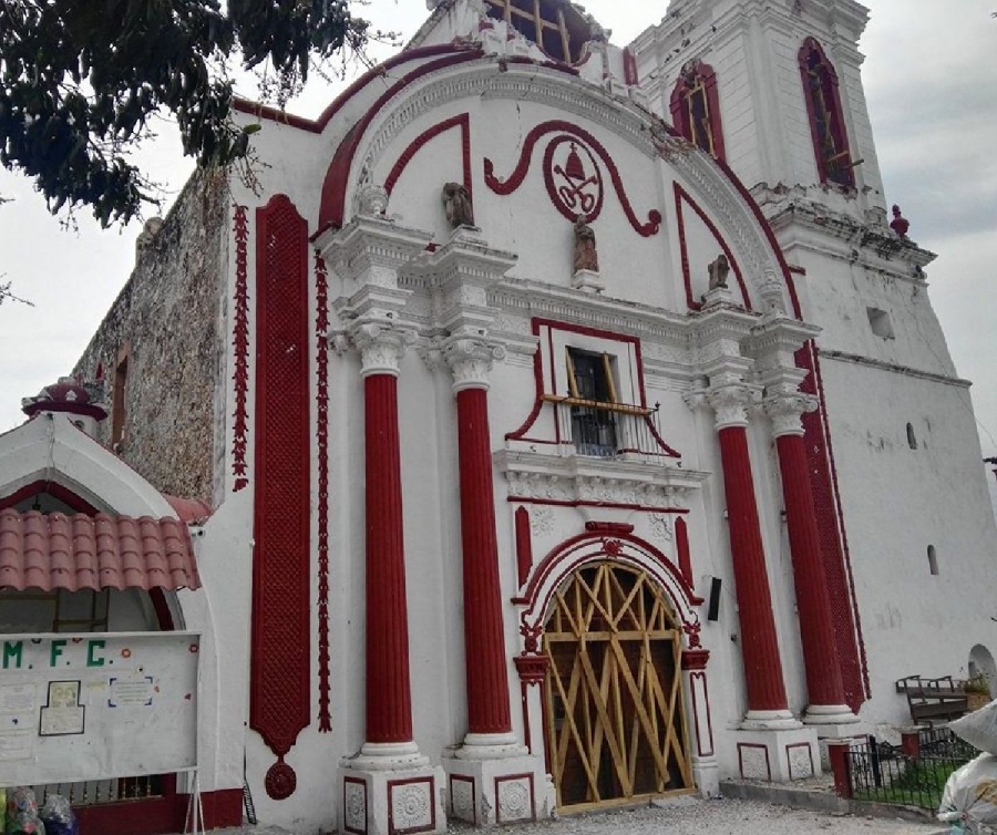 Vecinos de Tetecala temen que se desplome el campanario de la iglesia