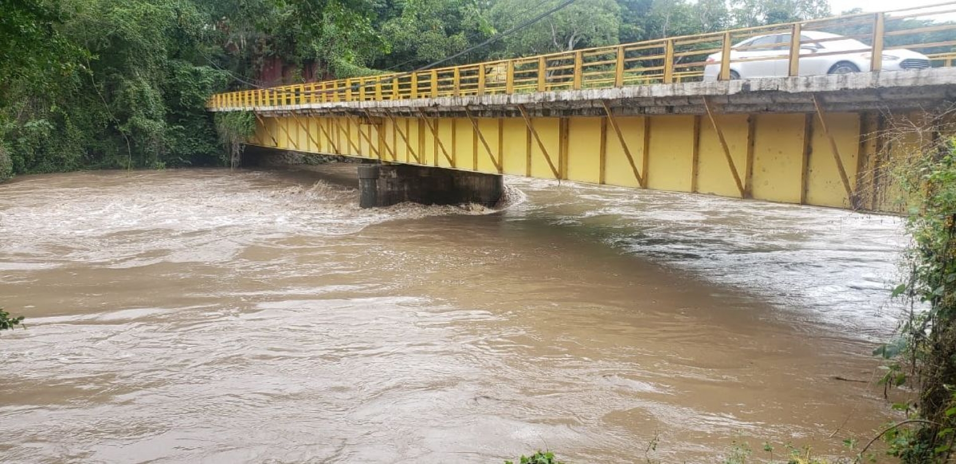Preparan albergue en Tehuixtla, en caso de inundación