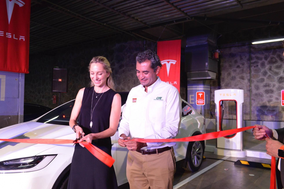 Tesla estrena el primer súper cargador en Cuernavaca