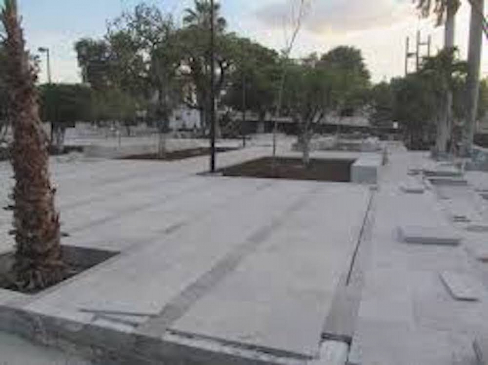 Vecinos de la Alameda rechazan construcción de jardineras
