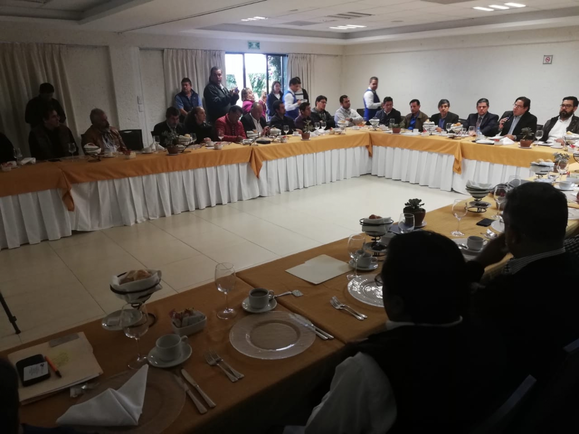 Se reúnen integrantes del CICEM con el secretario de Obras Públicas