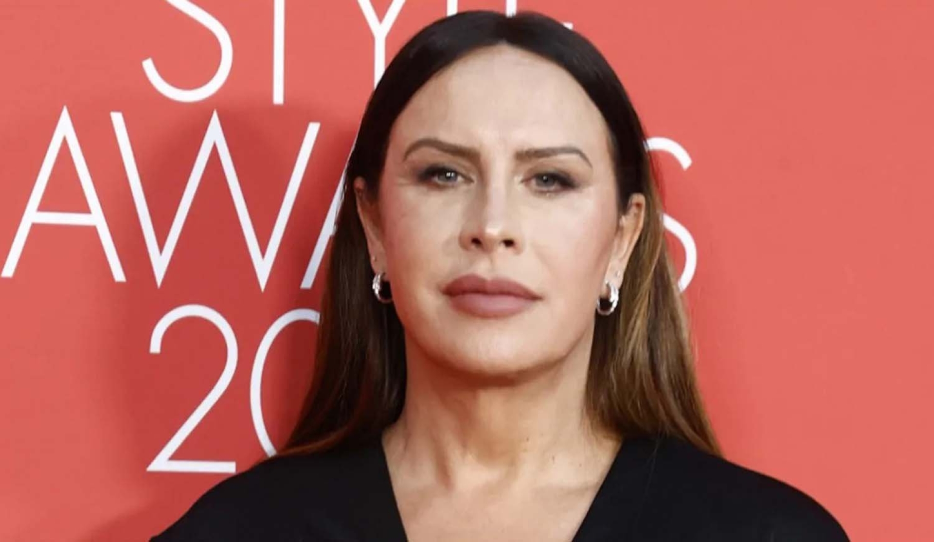 Karla Gascón fuera de los Critic's Choice Awards